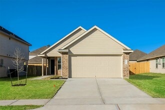 Building Photo - 220 Pronghorn Dr