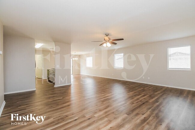 Building Photo - 1633 E Dust Devil Dr