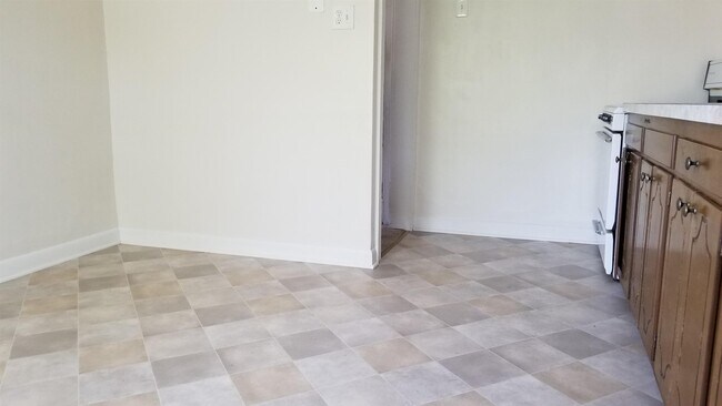 Foto del edificio - 683 Ave E
