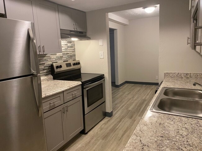 Building Photo - Highland Hills