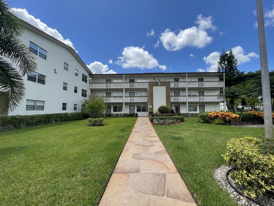 488 Mansfield K, Boca Raton, FL 33434 Condo for Rent in Boca Raton