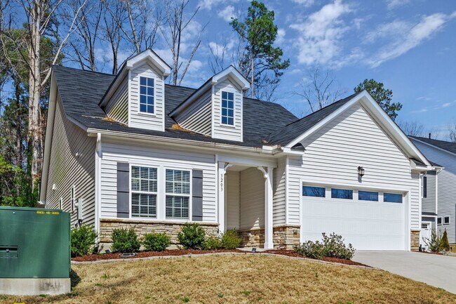 Building Photo - 3 Bedroom Home with 2 Car Garage Available...