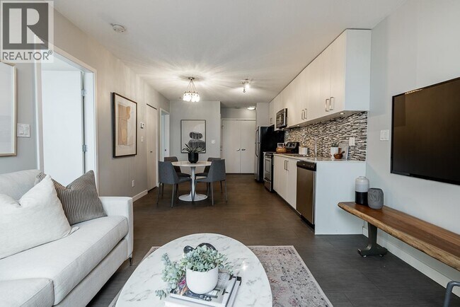 Photo du bâtiment - 66 W Cordova St