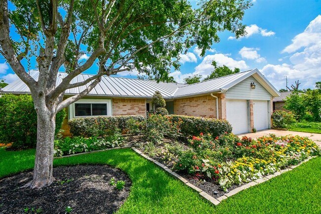 Building Photo - 10426 Alcott Dr