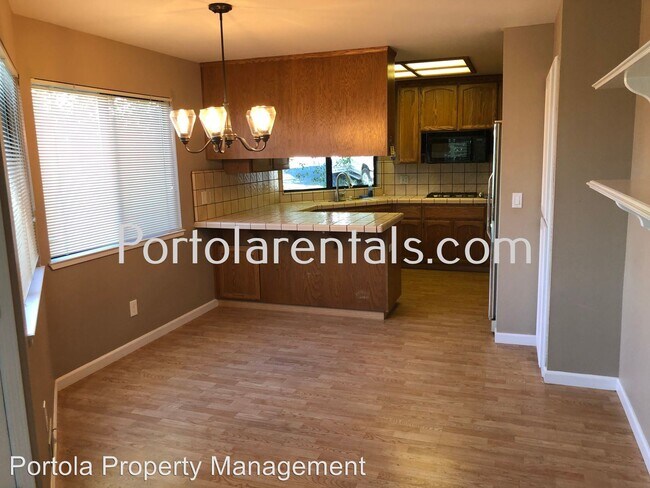Foto del edificio - 3 br, 3 bath House - 130 Viki Ct.