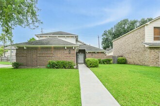 Building Photo - 1230 Forest Home Dr
