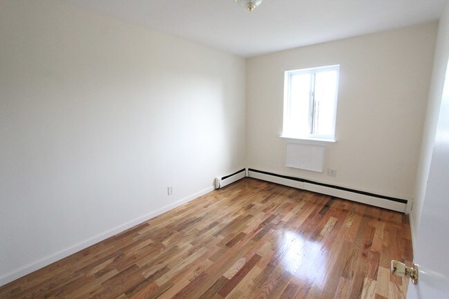 Building Photo - 840 Calhoun Ave