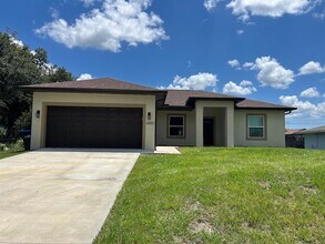 Building Photo - 4850 Cumbano St