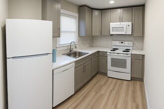 Building Photo - 102 75th St