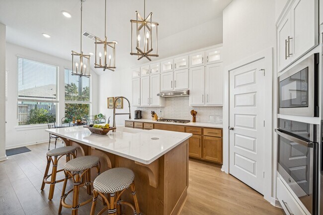 Foto del edificio - 30207 Gold Finch Pl