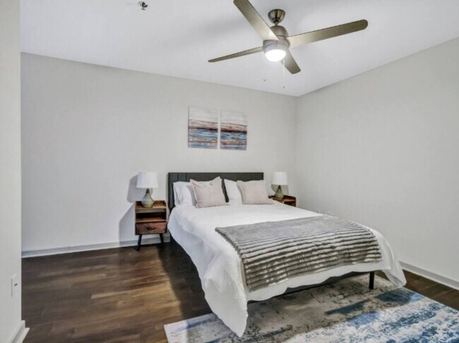 Foto del edificio - 1555 Elm St