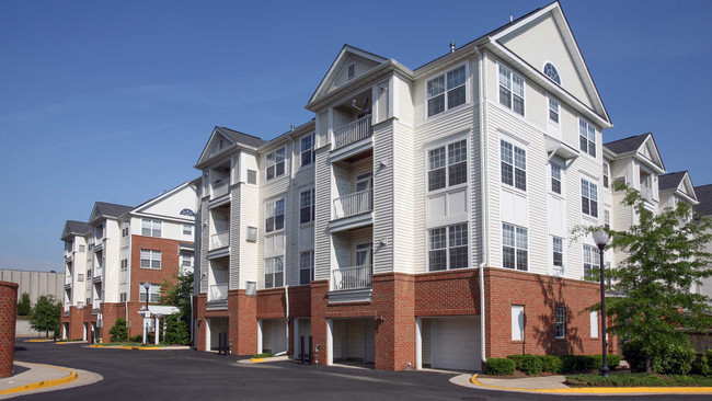 The Reserve At Eisenhower Apartments - 5000 Eisenhower Ave Alexandria 