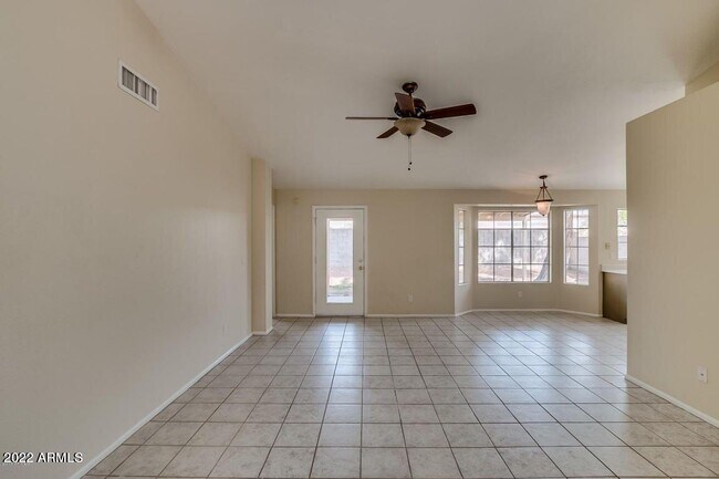 Building Photo - 4302 E Windmere Dr