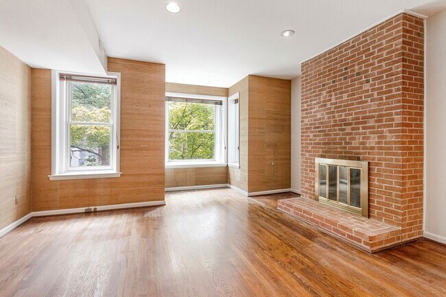 Foto del edificio - 127 11th St NE