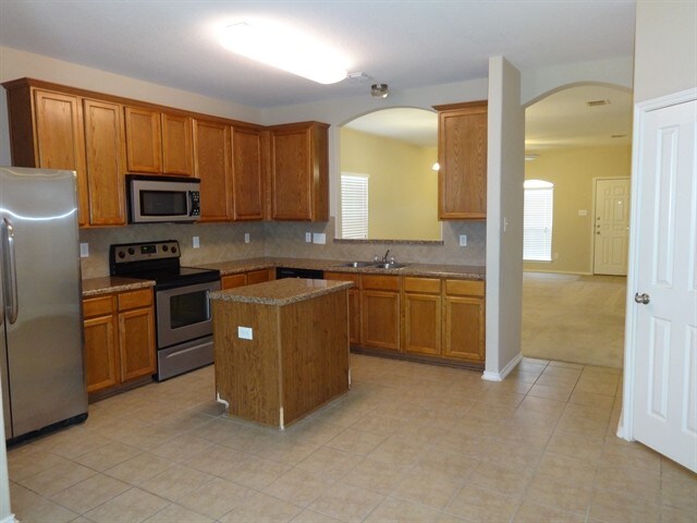 Building Photo - 3810 Otono