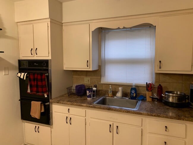 Building Photo - 1620 Loney St