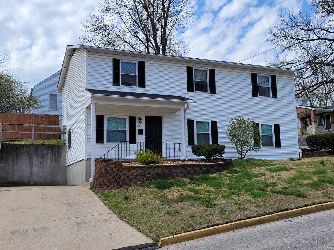 Primary Photo - 921 S. 2nd Street