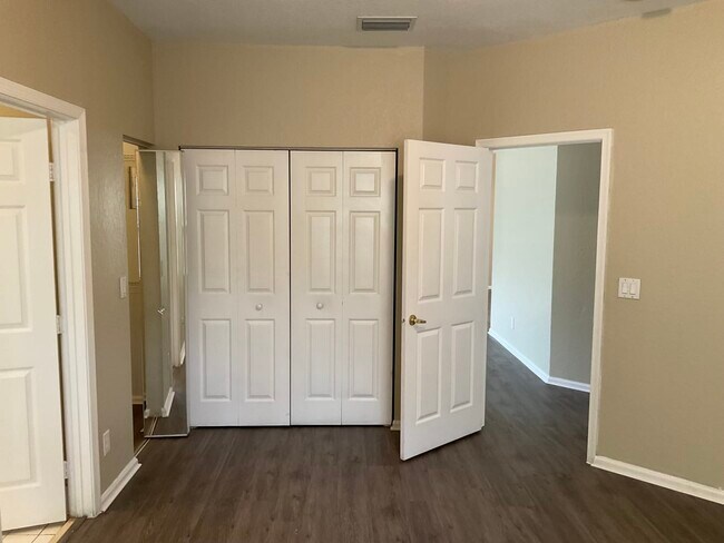 Building Photo - 4956 Egret Pl