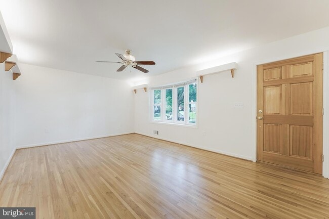 Foto del edificio - 13805 Fulmer Dr