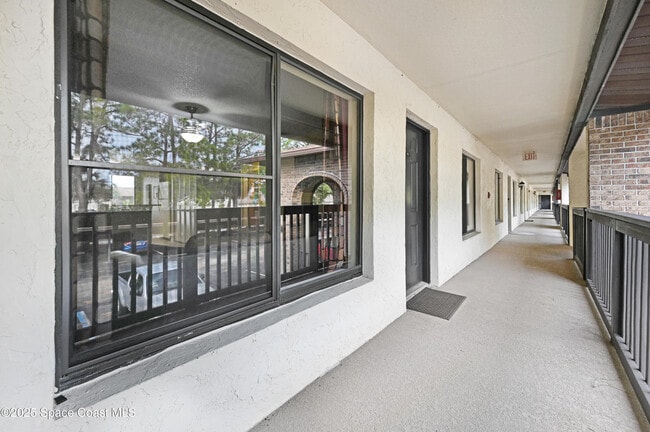 Building Photo - 1515 Huntington Ln