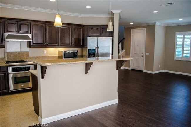 Building Photo - 23 Keepsake