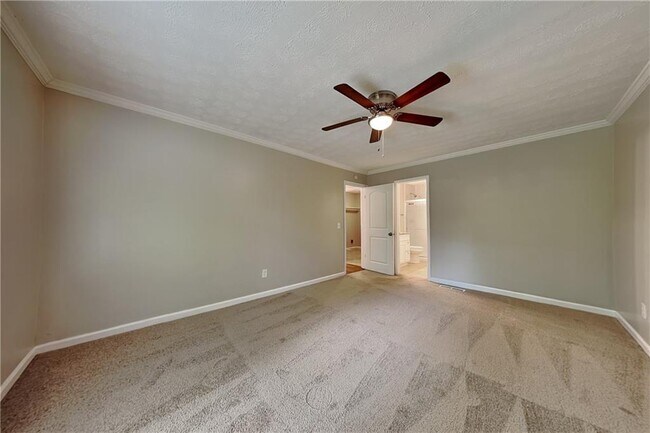 Foto del edificio - 4414 Treeline Way