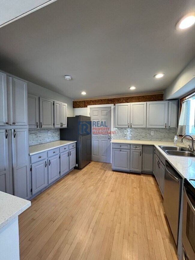 Foto del edificio - 1470 S Quitman St