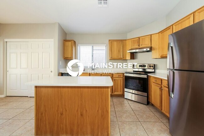 Foto del edificio - 3 Bedroom Pet-Friendly Home in Phoenix, AZ with Main Street Renewal
