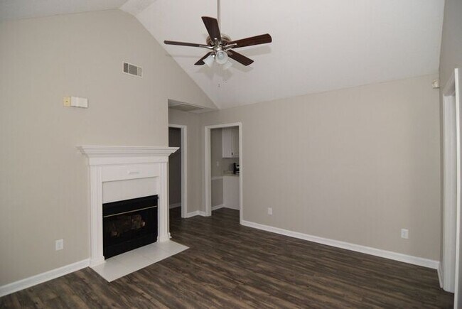 Foto del edificio - 3 Bed/2 Bath in Woodlake Subdivision