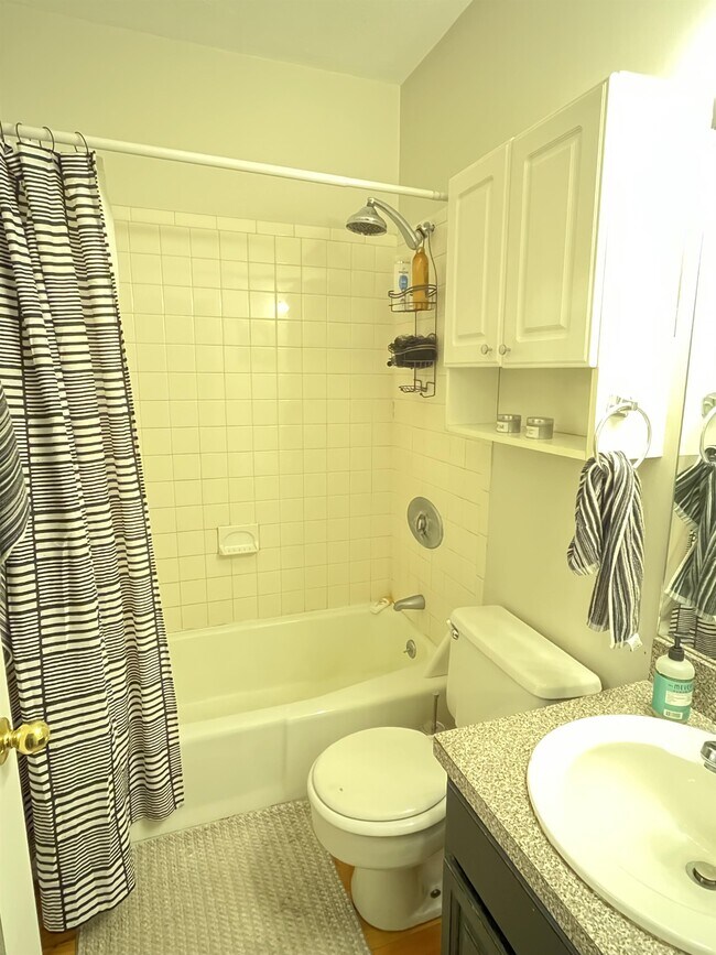 Foto del edificio - 529 Columbus Ave