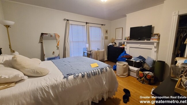 Building Photo - 764 E 8th St