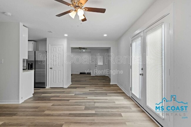Building Photo - 340 Hiller Dr