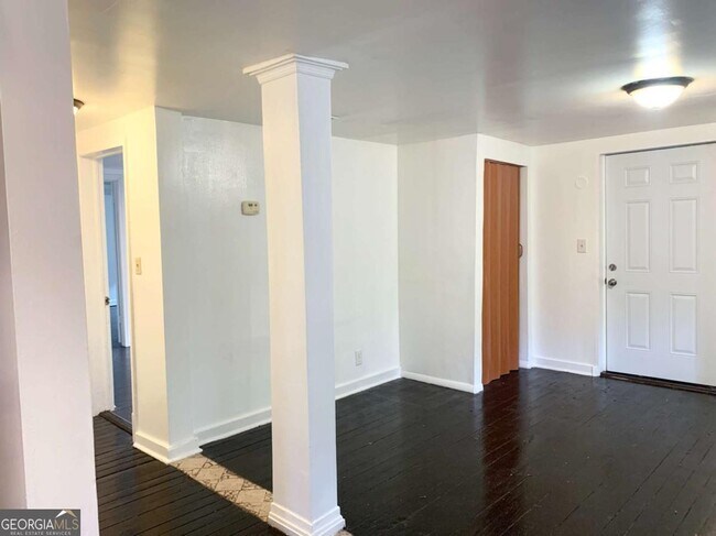 Foto del edificio - 162 Ridgeland Ave