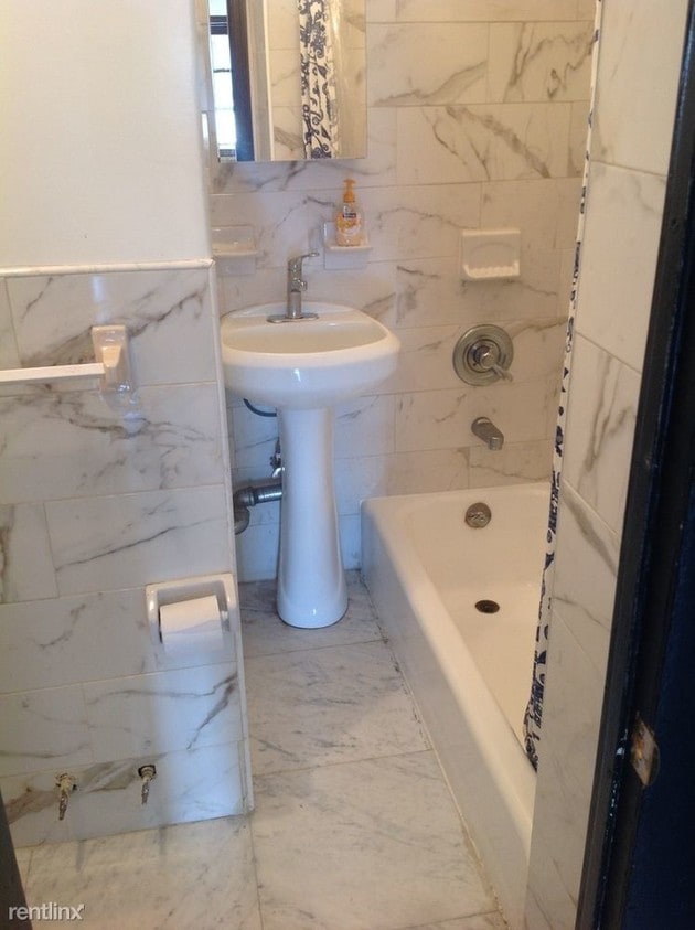 Building Photo - Studio, 1 bath Apartment - 410 E 62nd St