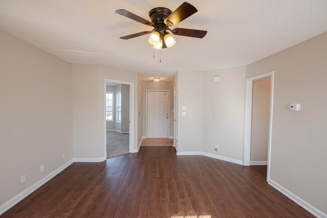 Foto del edificio - Pet Friendly Three Bedroom!