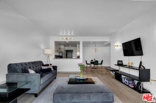 Building Photo - 1155 N La Cienega Blvd