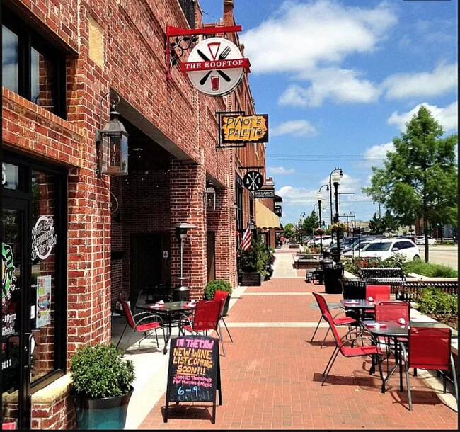 121 S Cedar Ave, Broken Arrow, OK 74012 Townhome Rentals in Broken