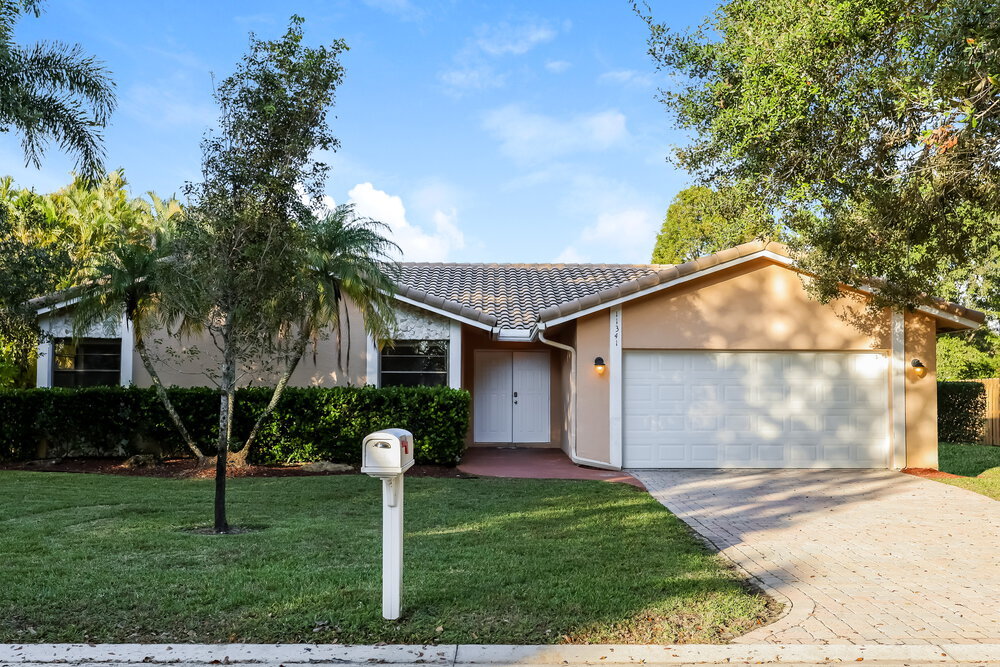 Foto principal - 11341 NW 1st Ct