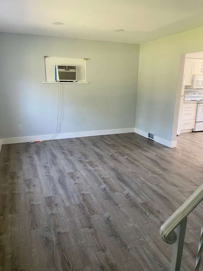 Building Photo - Shenango Twp School District-Town Home