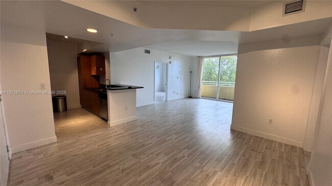 Building Photo - 18800 NE 29th Ave