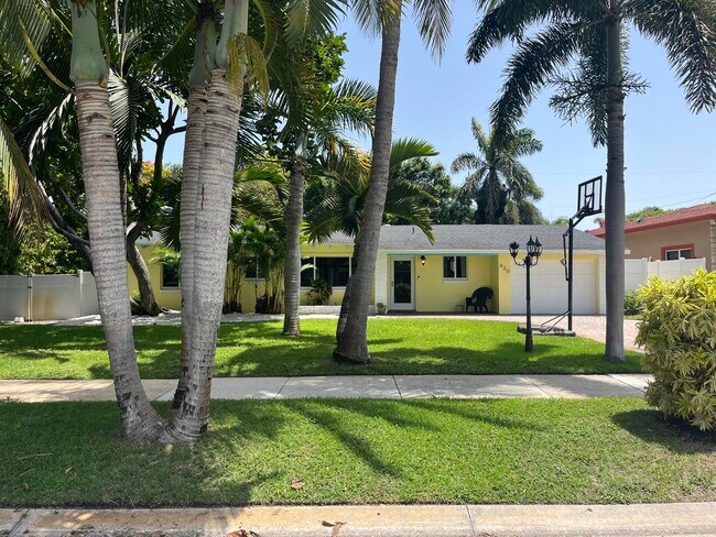 Foto del edificio - 620 NE 9th Ave