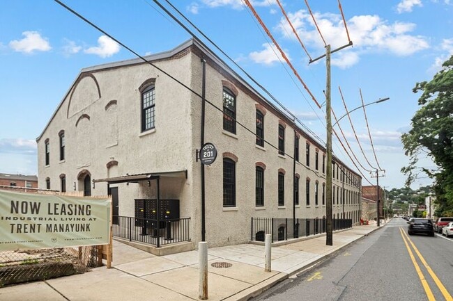 Building Photo - 201 Leverington Ave