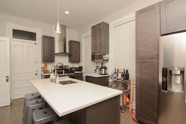 Foto del edificio - 949 N Winchester Ave