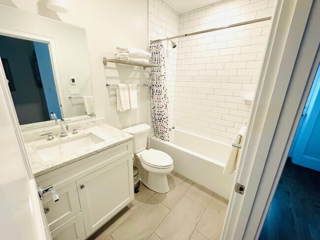 Foto del edificio - 1249 Beacon St