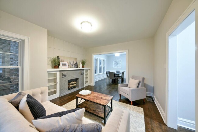 Foto del edificio - 1426 Gunderson Ave