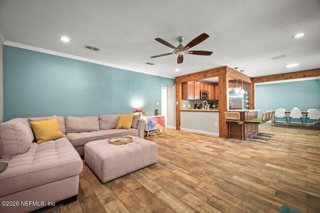 Foto del edificio - 2032 Inwood Terrace