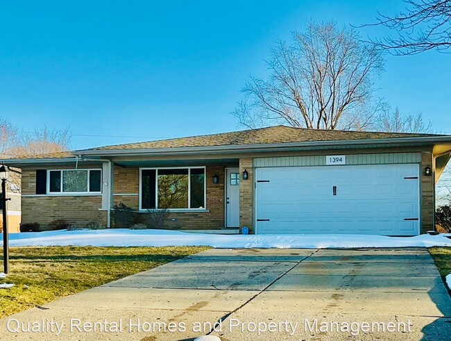 Building Photo - 3 br, 1.5 bath House - 1394 Rollins St.