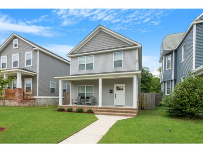 Building Photo - 1442 Chesapeake Ave