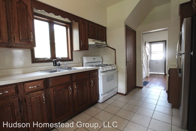 Foto del edificio - 3 br, 1 bath House - 194 Downs Street