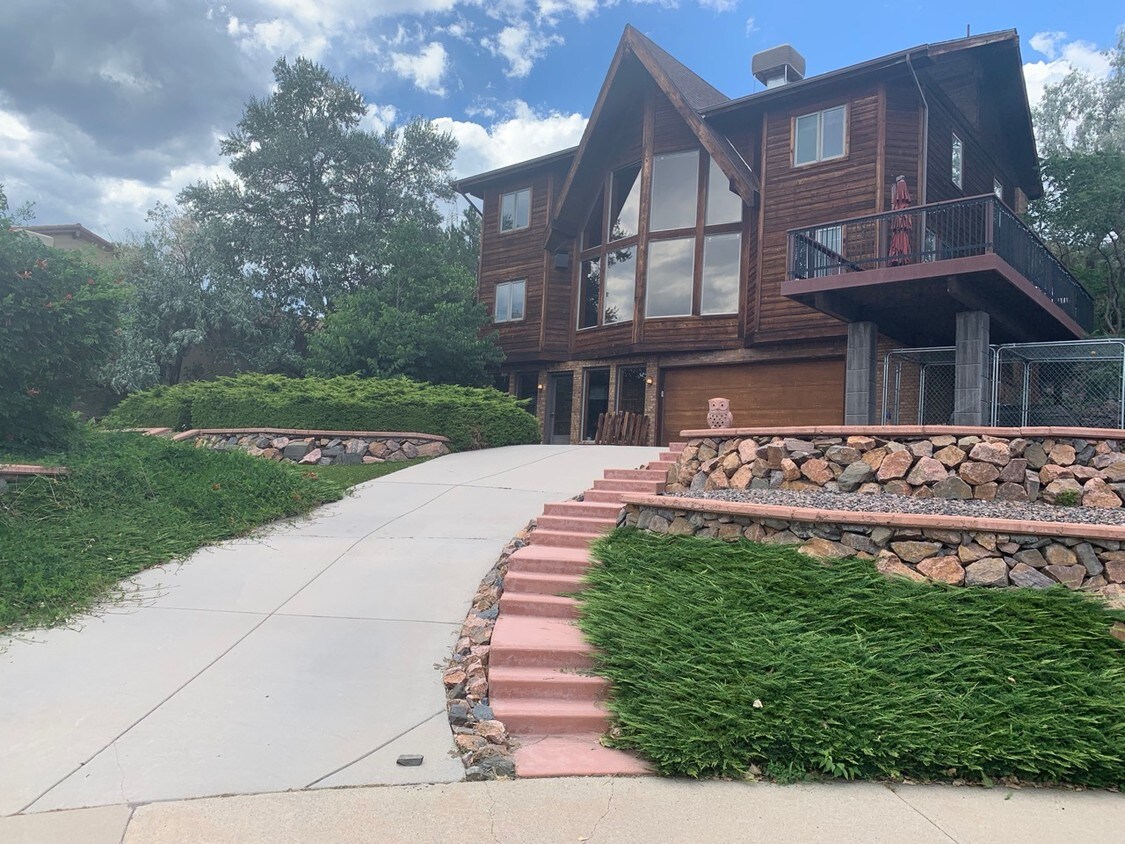 Primary Photo - 17336 Rimrock Dr